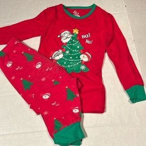 If family Christmas pajama long sleeve Santa set. NWOT size 4 years